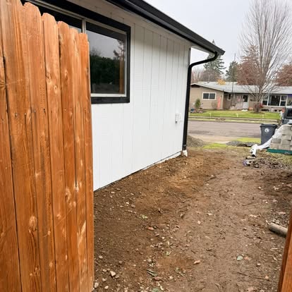 Fencing work by Sky Line Solutions in Southern Oregon